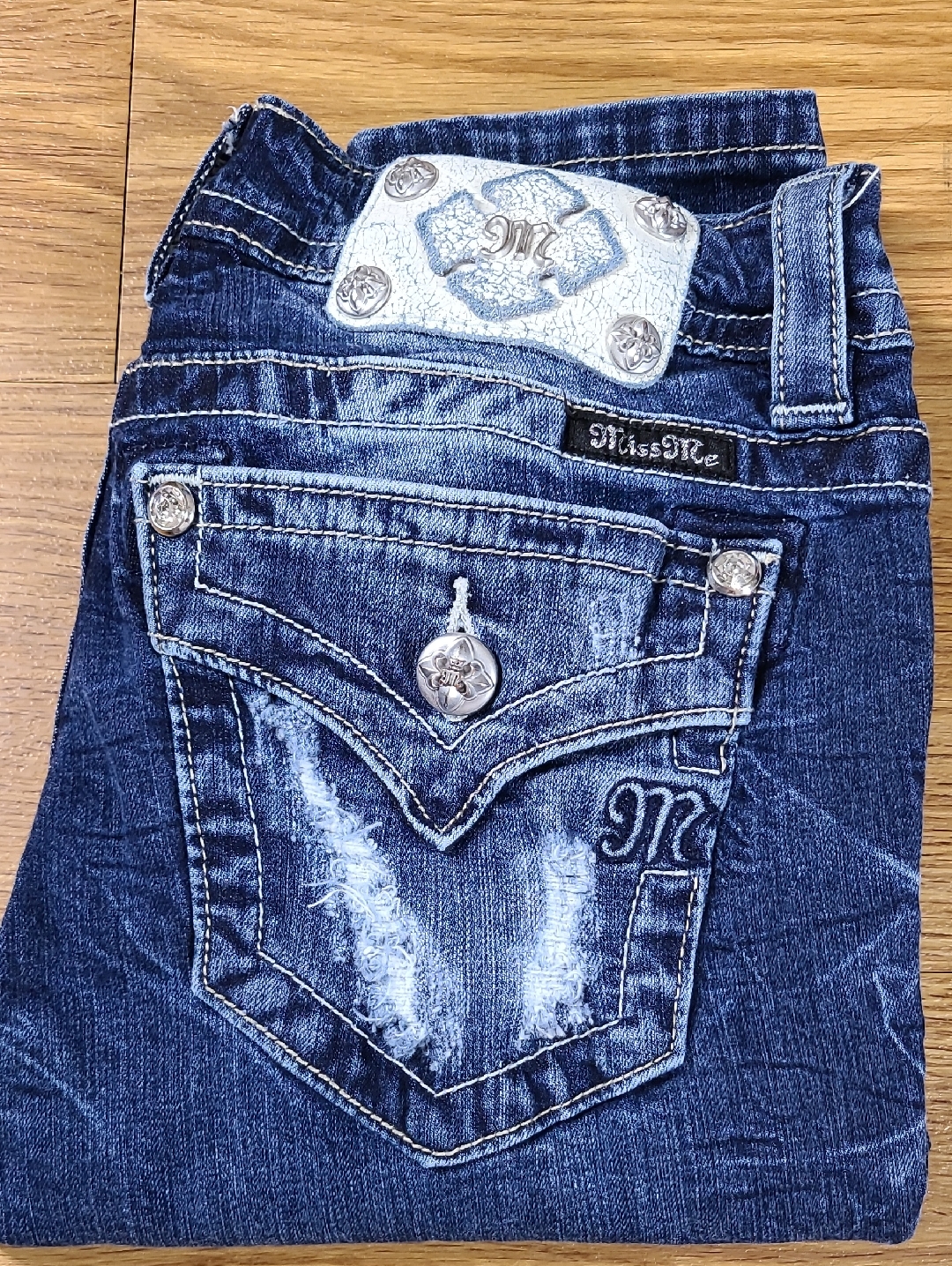 Miss Me Vintage 26x29 Women's Distressed Skinny Pre-Shrunk Skinny Jeans
